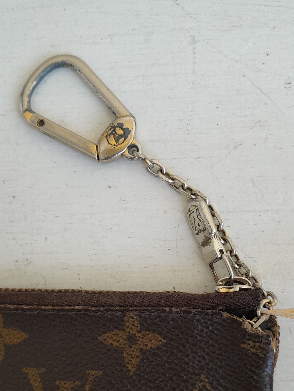 Louis Vuitton Monogram Key & Card Holder in Brown and Gold - Picture 4 of 7